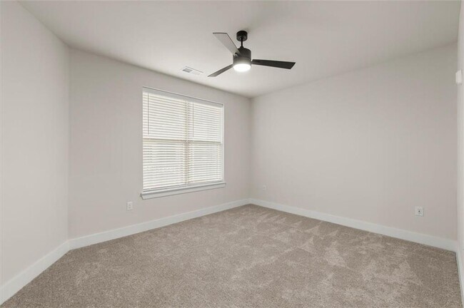 Building Photo - 2648 Sandy Plains Rd