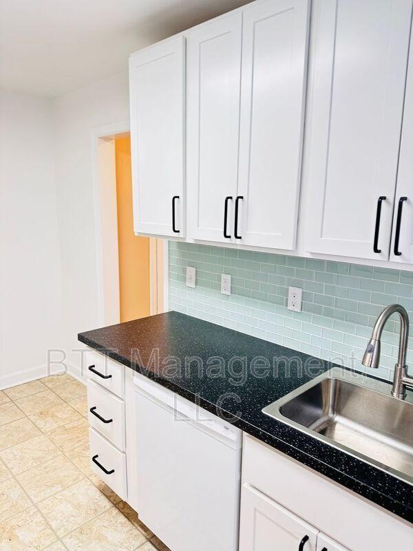 Building Photo - 8310 Garland Ave