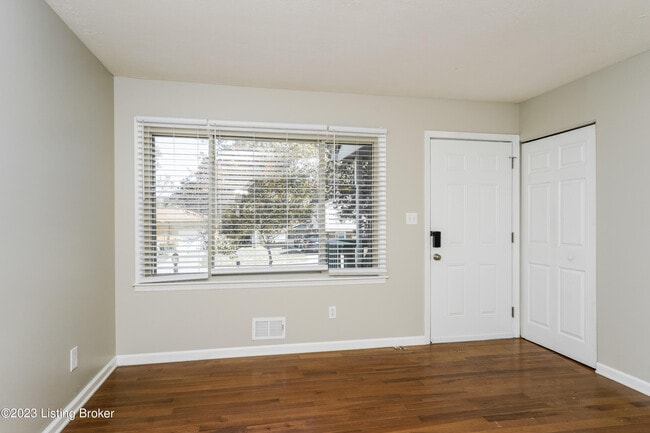 Building Photo - 11004 Albion Dr
