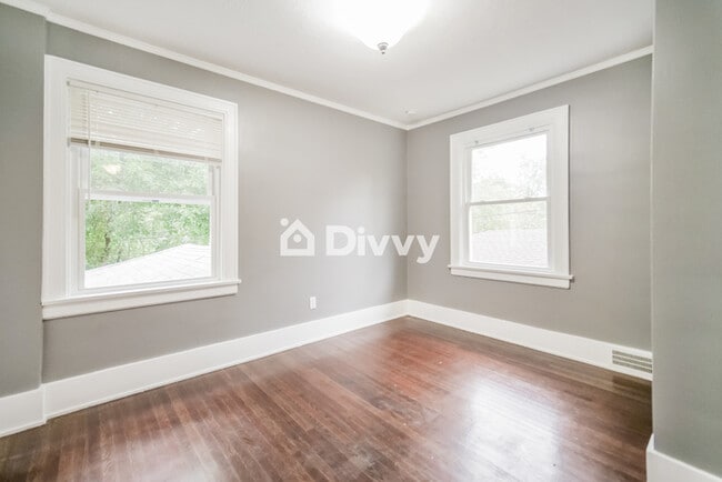 Building Photo - 450 Storer Ave