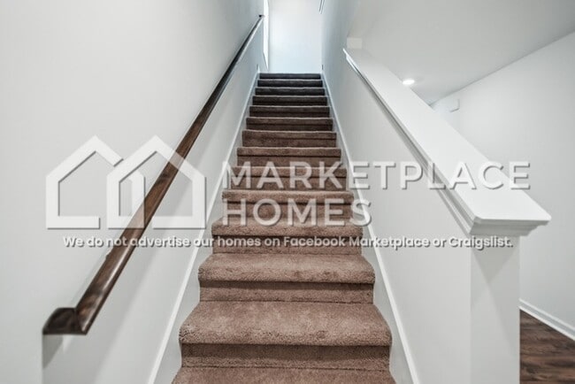 Building Photo - 400 Arrowhead Dr