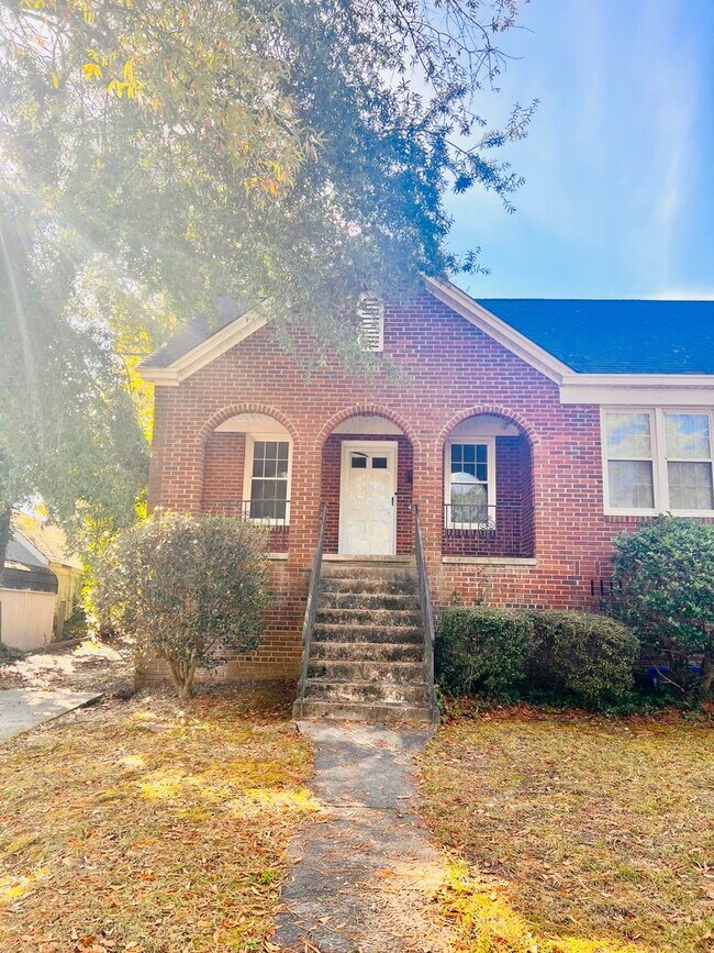 Building Photo - 4126-4126 Cassina Rd