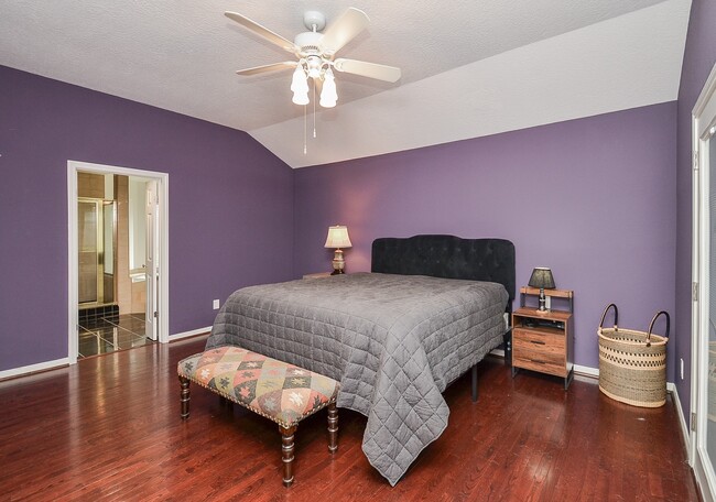 Building Photo - 827 Millpond Dr