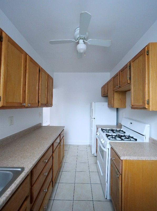 Building Photo - 1764 W North Shore Ave