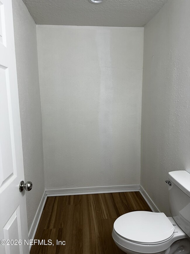 Building Photo - 1305 Hawks Crest Dr