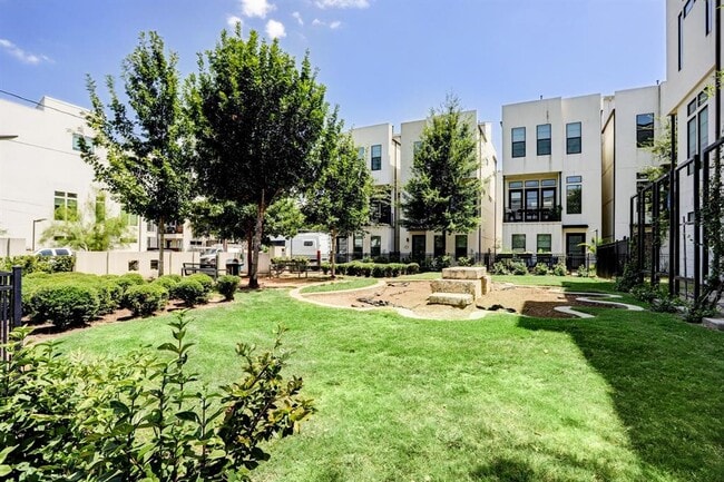 Building Photo - 2106 Colorado St