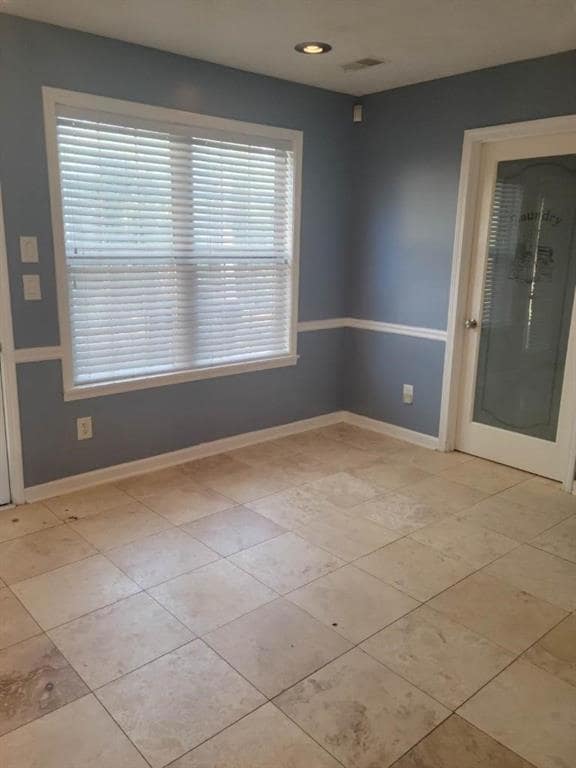 Building Photo - 2777 Green Estates Dr