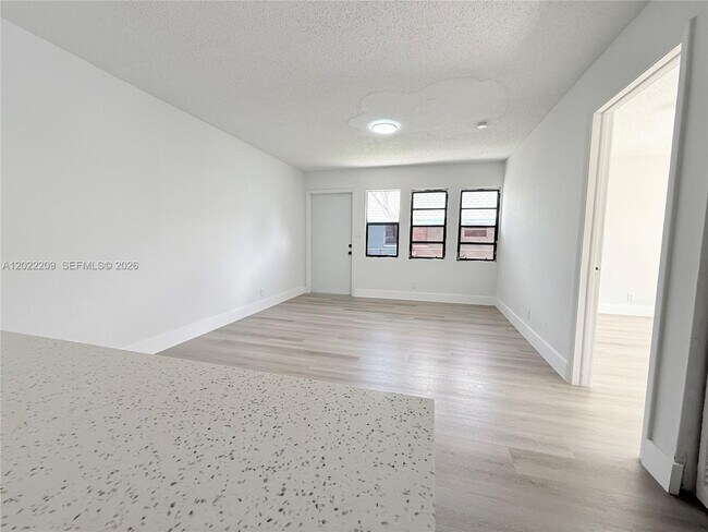 Building Photo - 1309 NW 8th Ave