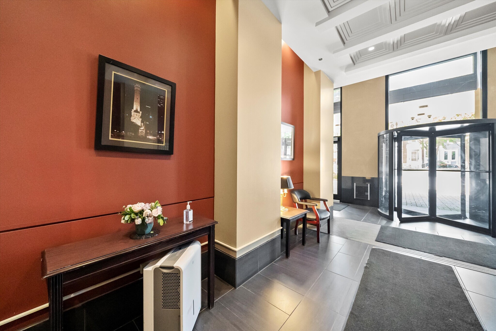 Building Photo - 1255 S State St