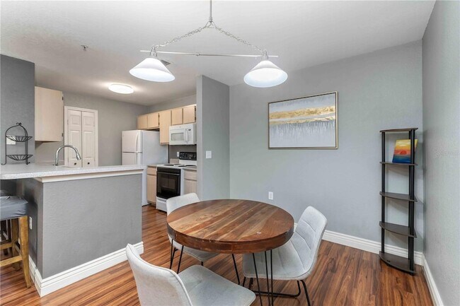 Building Photo - 7428 Vista Way