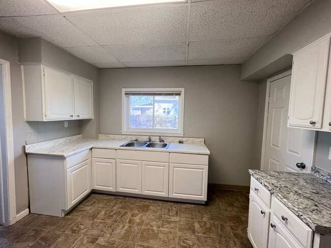 Building Photo - Spacious Four Bedroom Home with Large Yard!