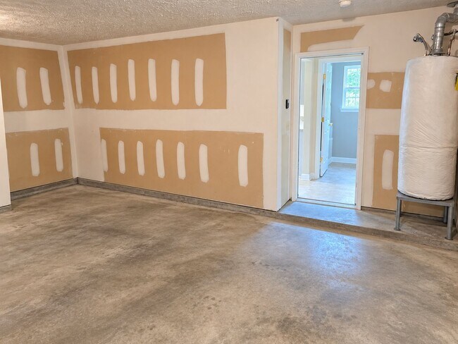 Building Photo - 5033 Timber Trail Dr