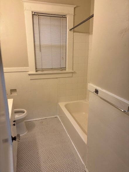 Bathroom - 703 Dickinson St
