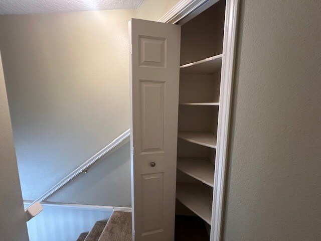 Building Photo - 3 Bed 2.5 Bath in Boise!