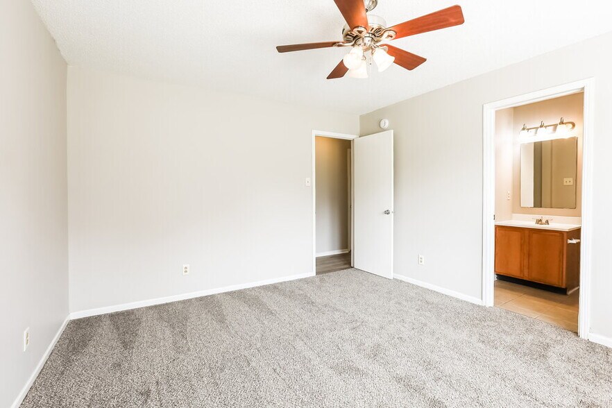 Building Photo - 11840 Wapiti Way