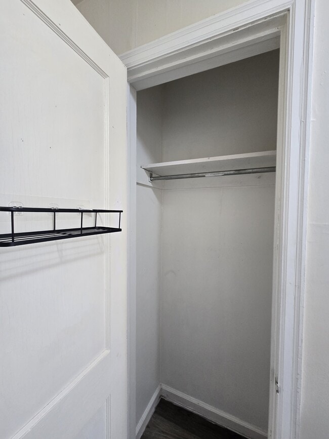 Building Photo - 722 S Hunter