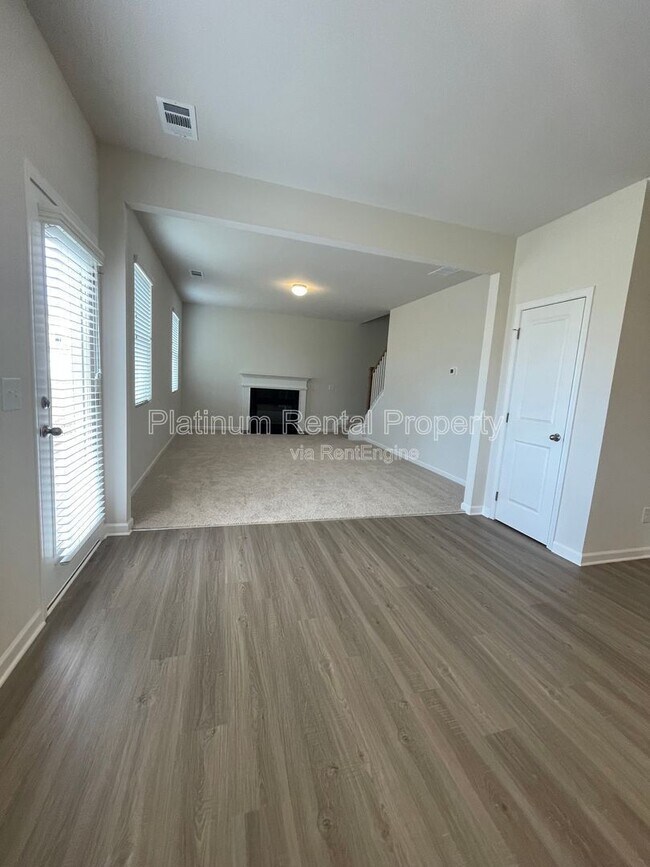 Building Photo - 74 Hampton Rdge Wy