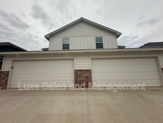 Building Photo - 10814 NW 119th St