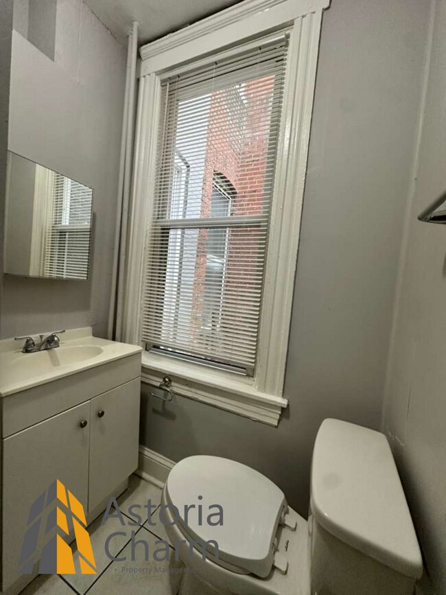 Building Photo - 3 Bedroom with Fenced Yard and Spacious Primary Bedroom near Coppin University