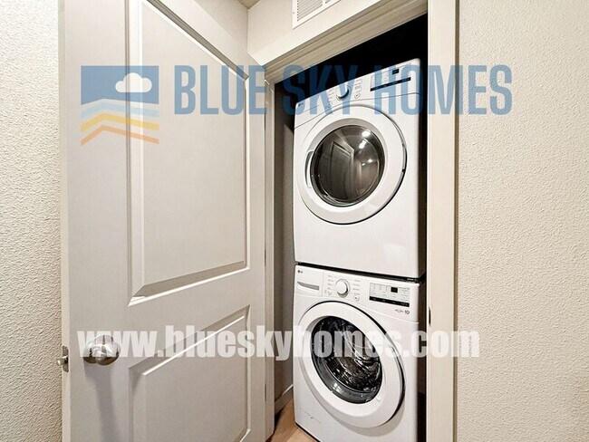 Building Photo - 2312 E Spice Lp