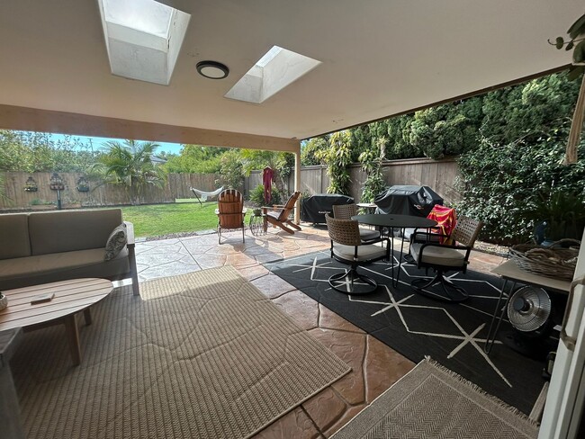 Building Photo - Large and Spacious Home In Carlsbad Availa...