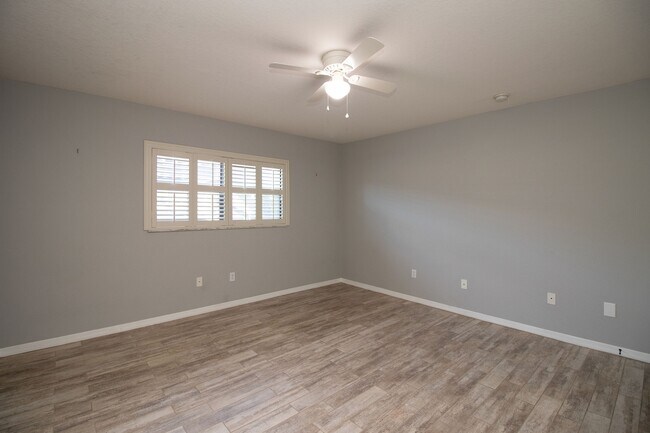Building Photo - 6150 Gulfport Blvd S