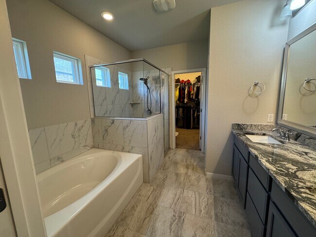 Building Photo - 4-bedroom 2-bathroom home in Nolanville!