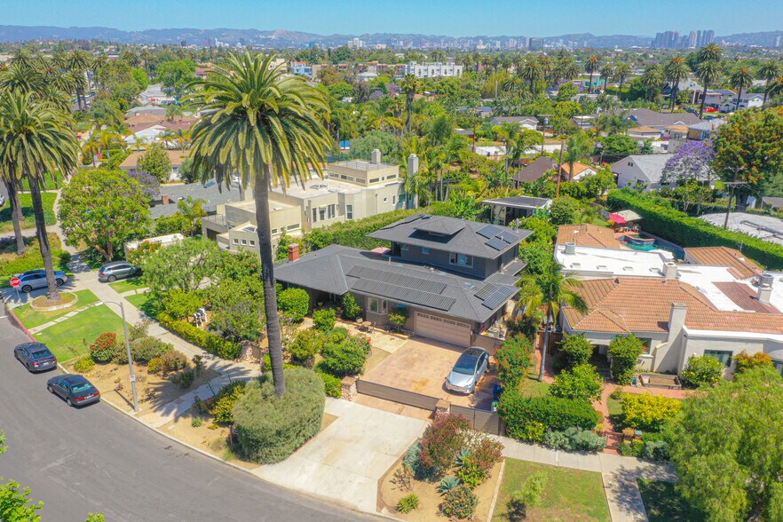Building Photo - 11835 S Park Ave