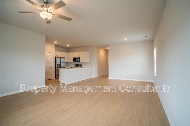 Building Photo - 22772 Dashwood Ln