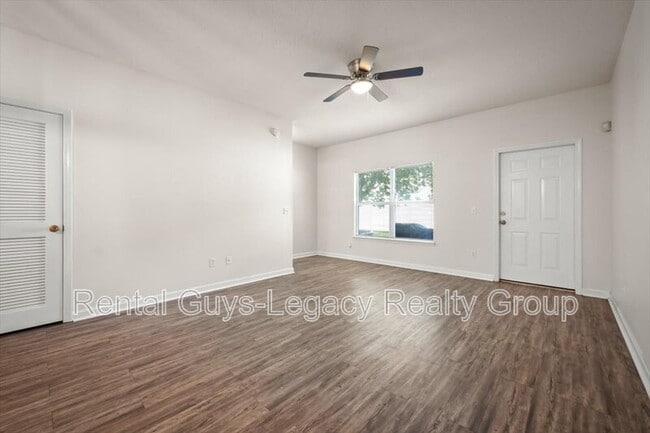 Building Photo - 512 Southbranch Dr