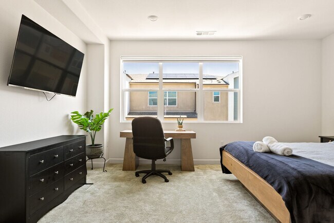 Building Photo - 777 Abby Dr