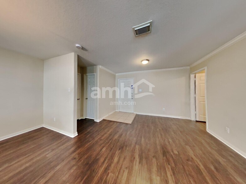 Building Photo - 8310 Wainwright Way