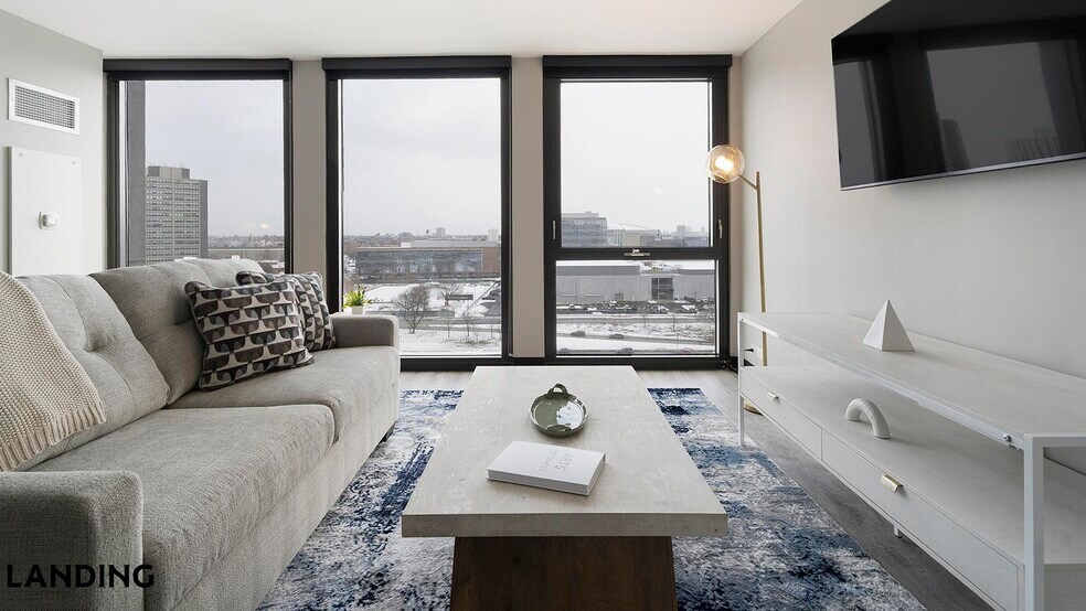 Building Photo - 1922 W Ogden Ave