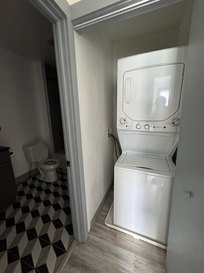 Building Photo - 118-120 Northampton St