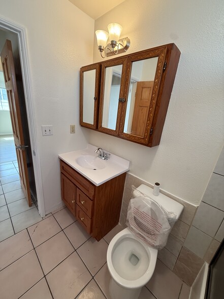 Building Photo - 4040 W 164th St