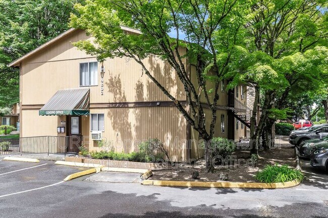 Building Photo - 14202 NE Sandy Blvd