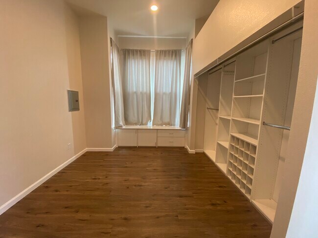 Primary Photo - 676 19th St