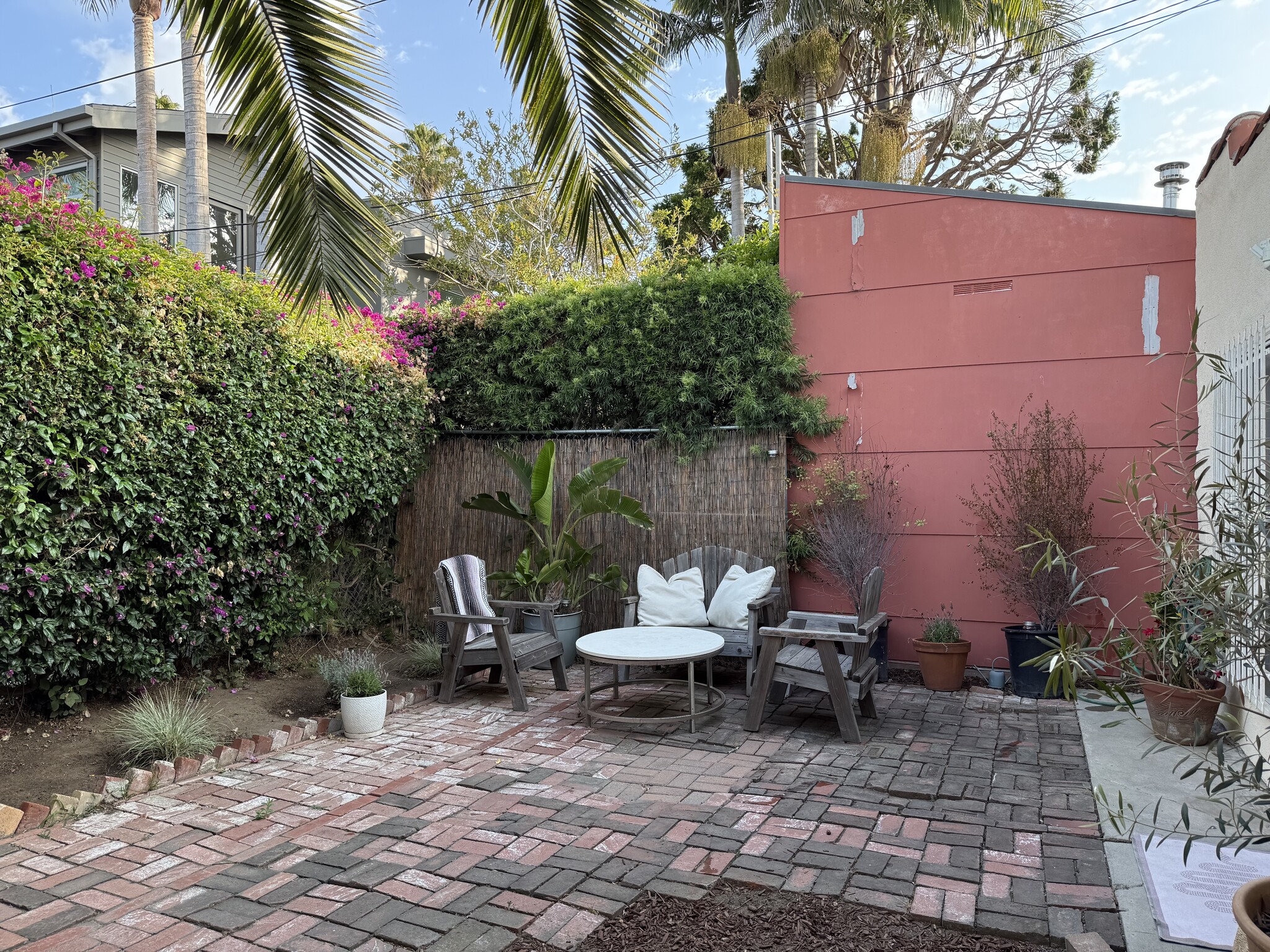 Yard - 922 Milwood Ave