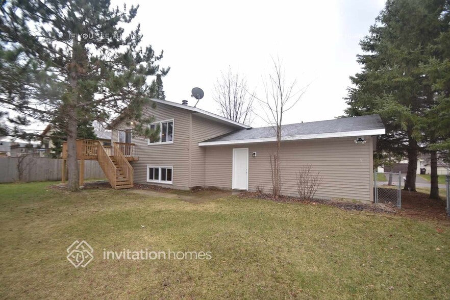 Building Photo - 11932 Pennsylvania Ave N