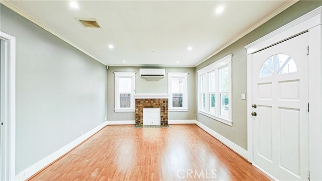Building Photo - 1009 S Marengo Ave