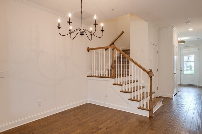 Building Photo - 3125 Sassafras Ln