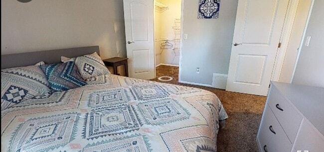 Building Photo - Discover the difference at Bent Tree Apartments