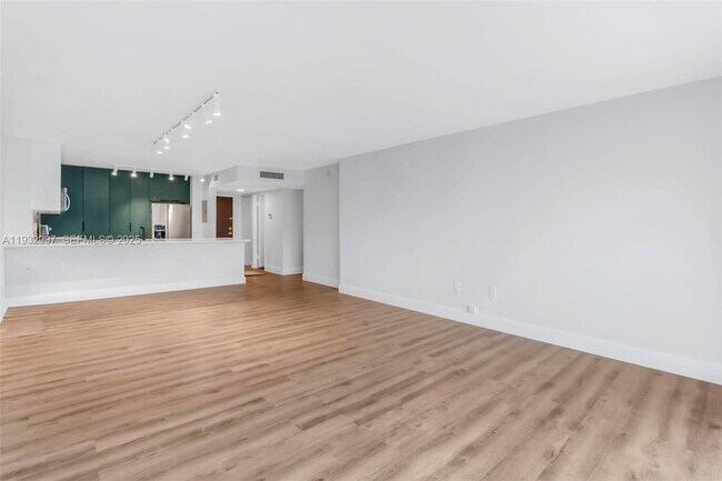 Building Photo - 2801 NE 183rd St