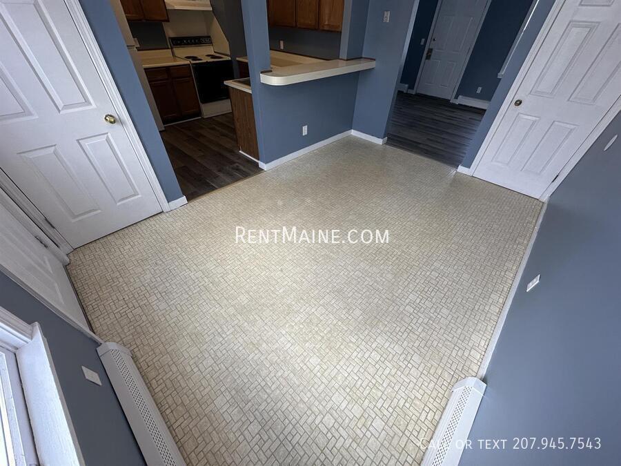 Building Photo - 114 Main Rd S