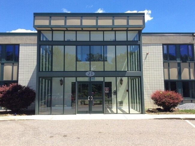 Building Photo - 25 Alpine St