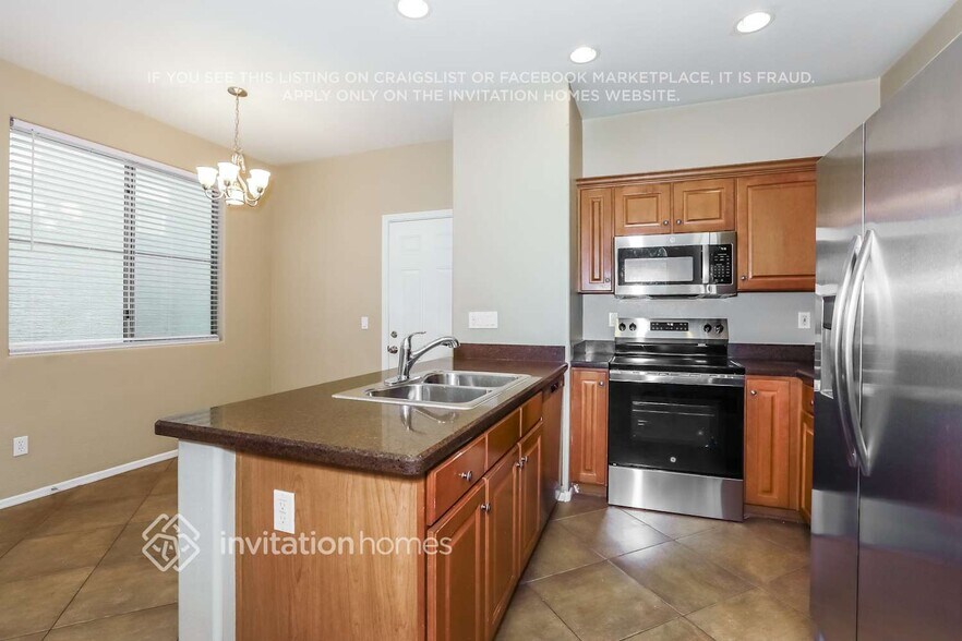 Building Photo - 451 S Hawes Rd