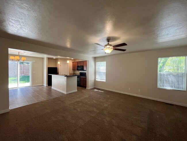 Building Photo - 589 W Ramsbrook St