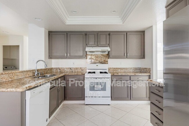 Building Photo - 30450 Summerside St