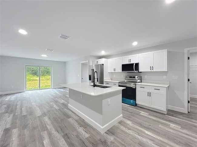 Building Photo - 527 Marion Oaks Ln