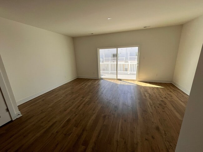 Building Photo - 15325 Sunray Aly